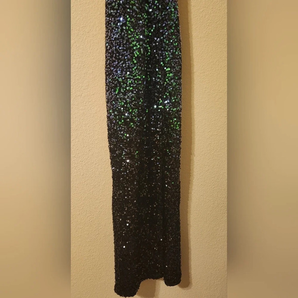 Pear Culture Deep V-Neck Ombre Sequin X-Back High Slit Long Dress - Picture 5 of 12